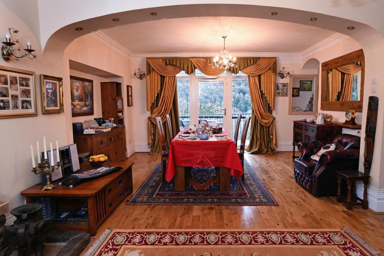 Luxury Suite In Quiet Countryside Location Swansea Exterior photo